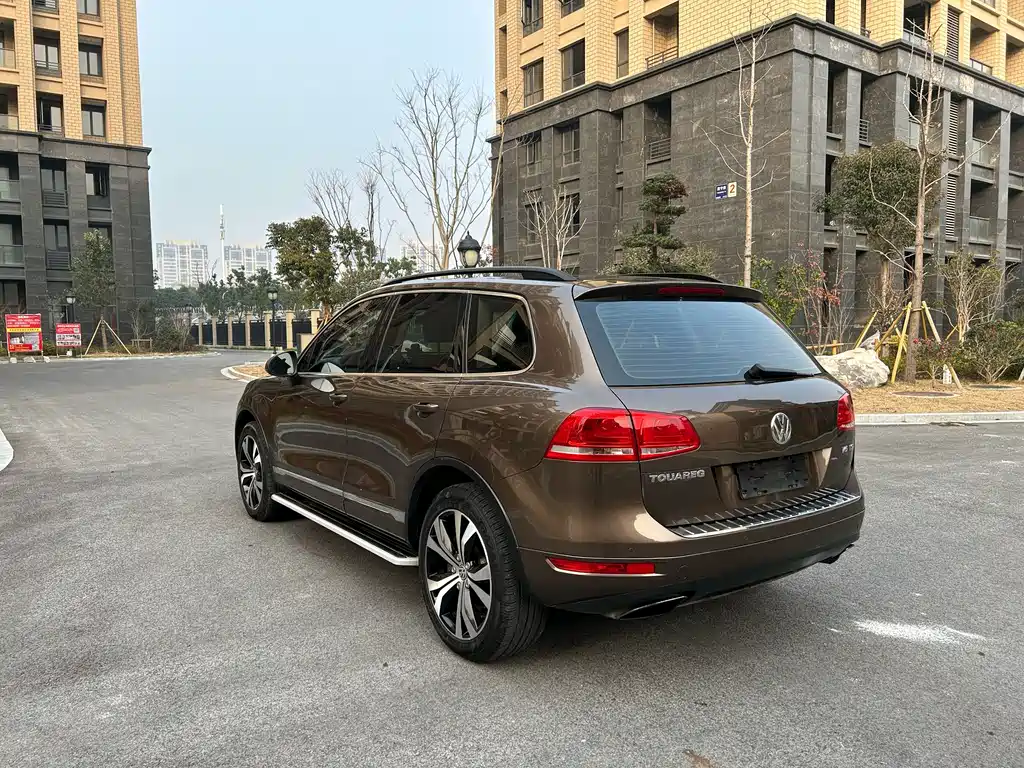 Volkswagen Touareg 2017 — фото 8