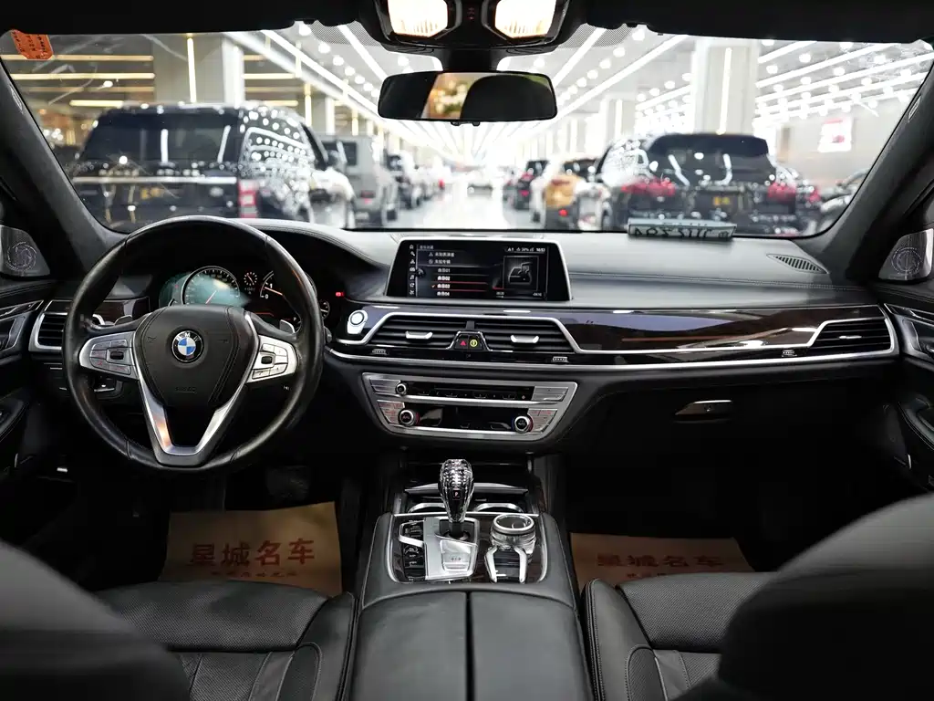 BMW 7 Series 2016 — фото 17
