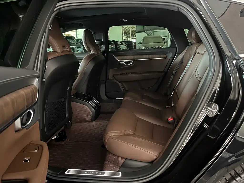 Volvo S90 2023 — фото 11