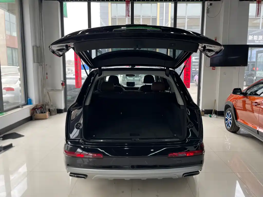Audi Q7 2016 — фото 30