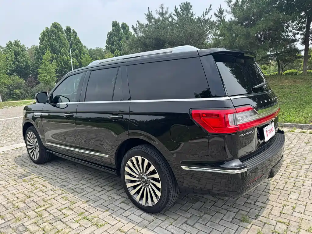 Lincoln Navigator 2021 — фото 8