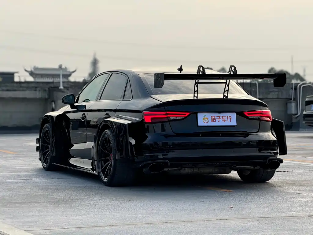 Audi RS 3 2018 — фото 6
