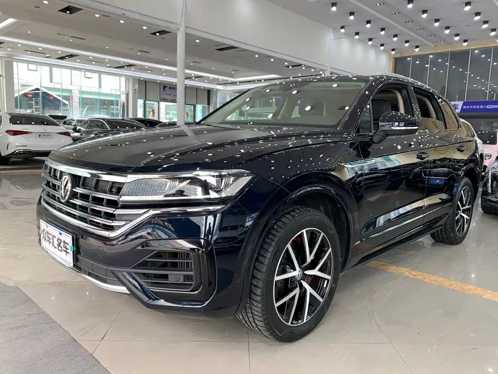 Volkswagen Touareg 2020 — фото 1