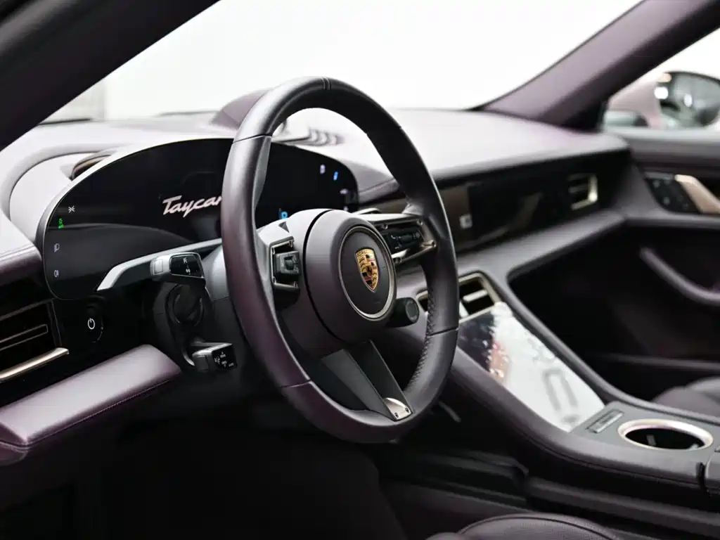 Porsche Taycan 2023 — фото 12