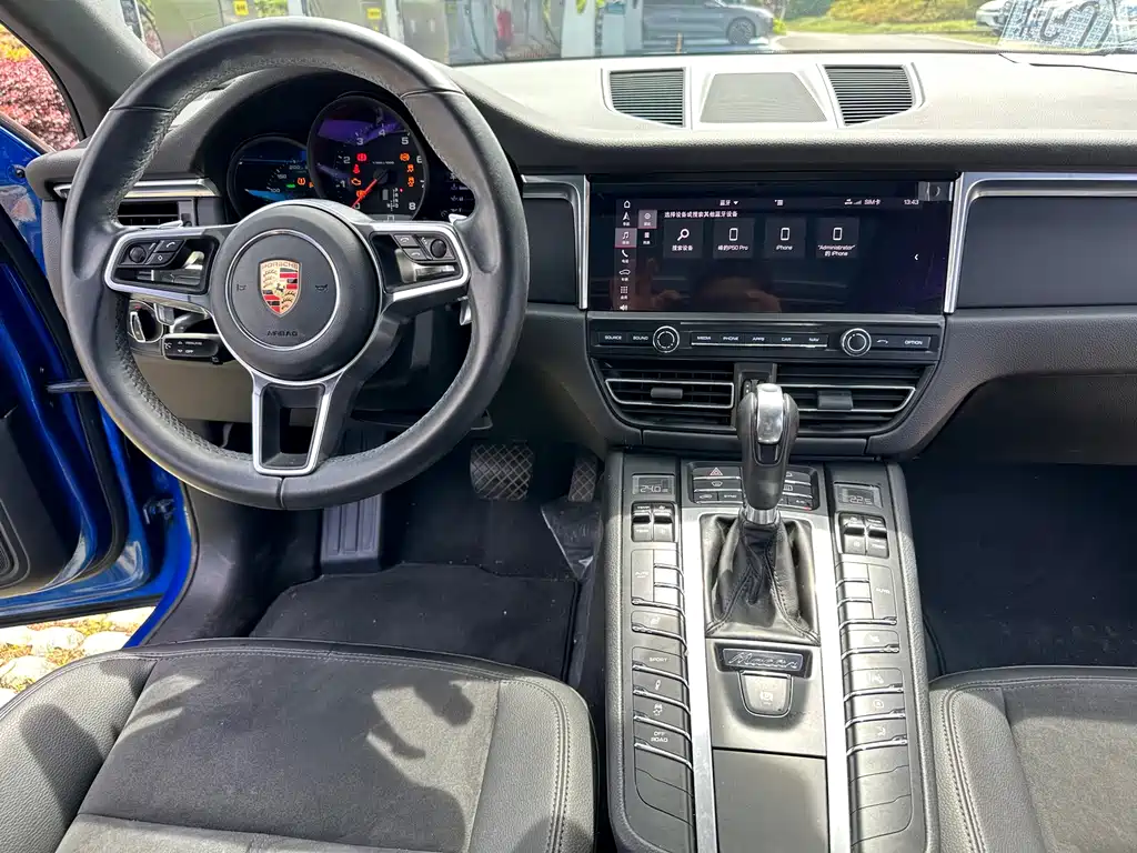 Porsche Macan 2019 — фото 13