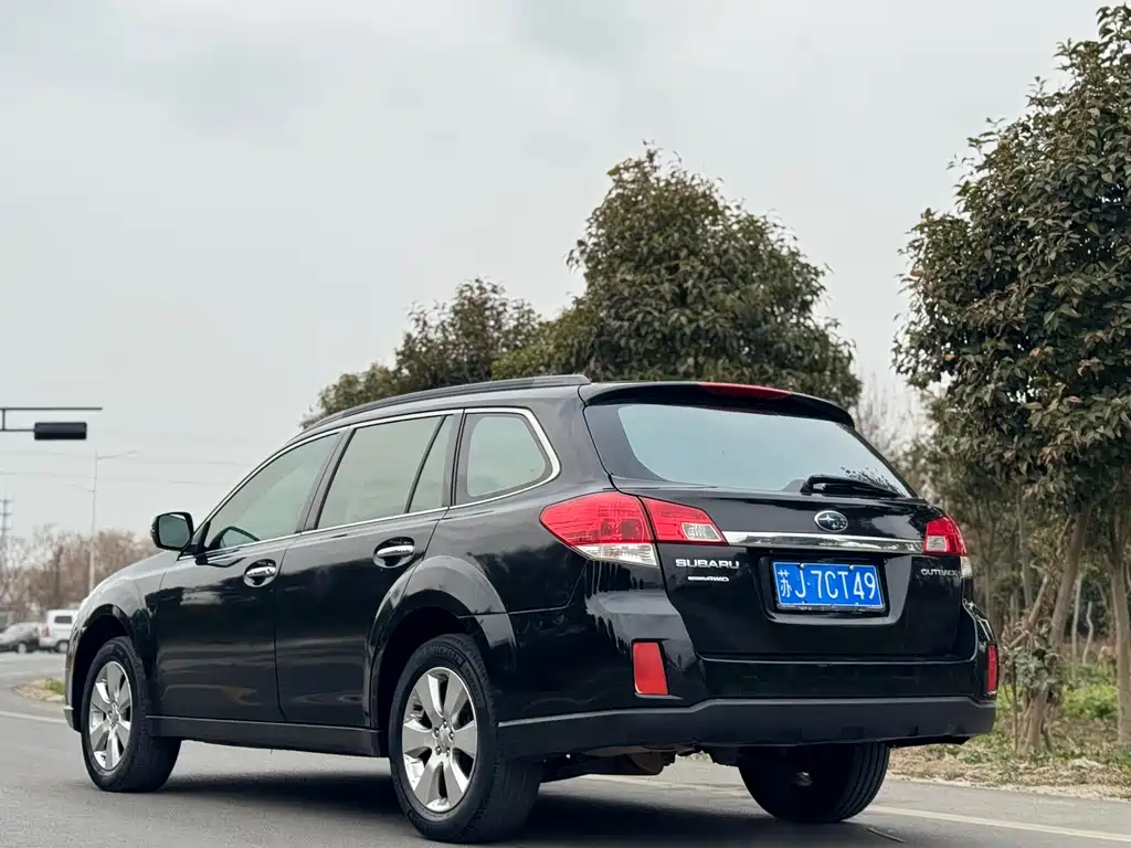 Subaru Outback 2012 — фото 6