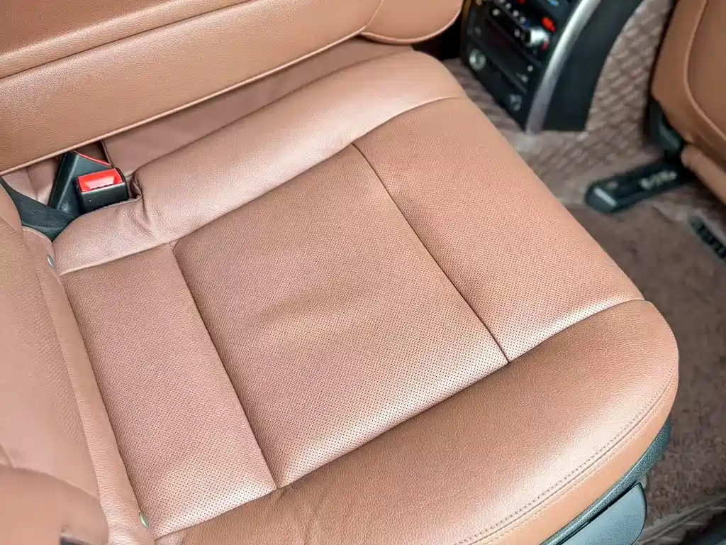 BMW 5 Series GT 2014 — фото 10