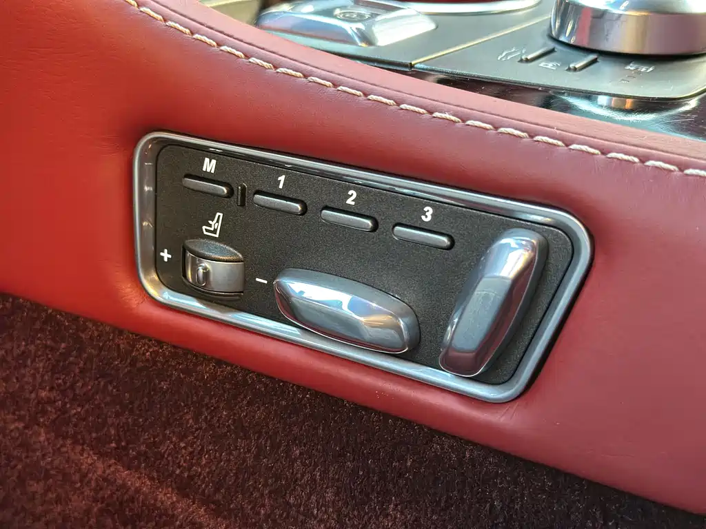 Aston Martin Rapide 2016 — фото 12