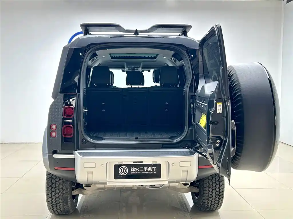 Land Rover Defender 2023 — фото 27
