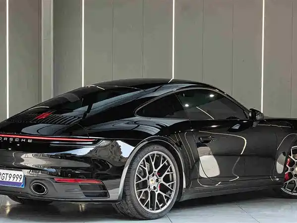 Porsche 911 2021
