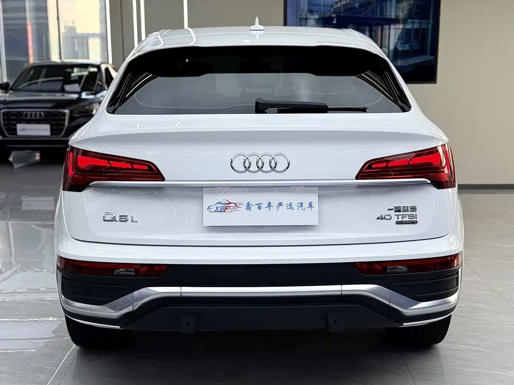 Audi Q5L Sportback 2023 — фото 9