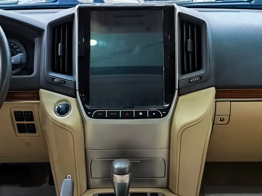 Toyota Land Cruiser 2019 — фото 16