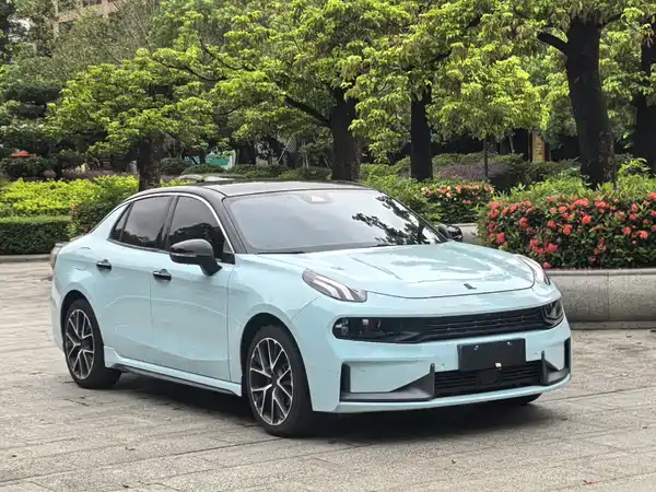 Lynk & Co 03 2022