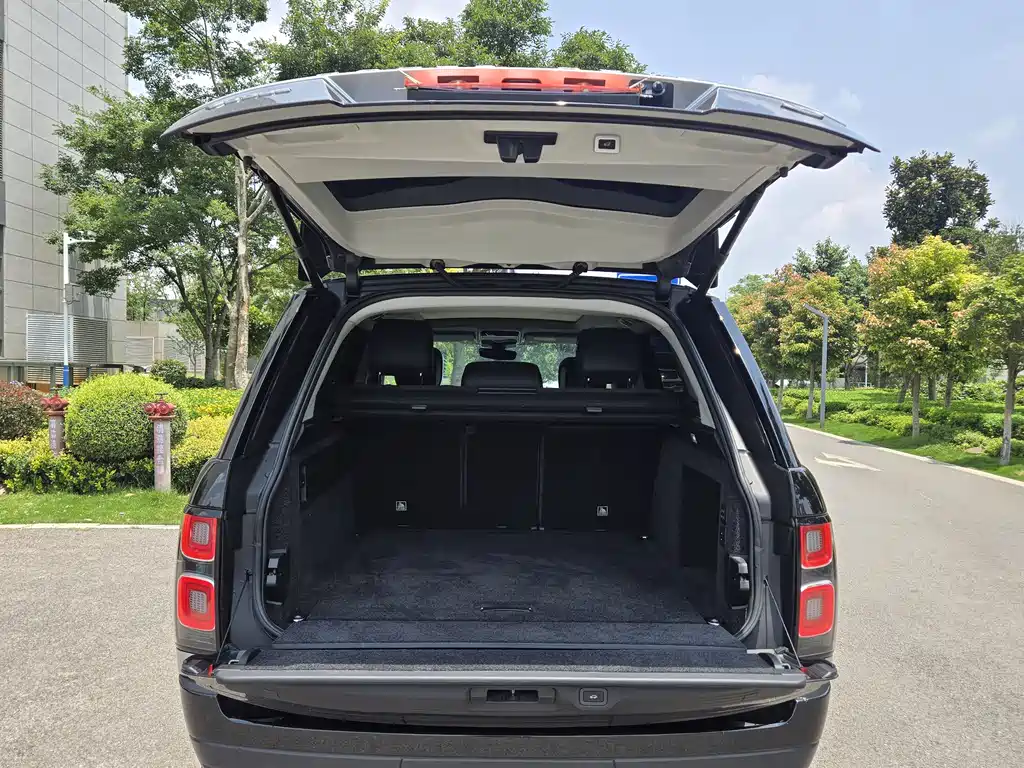 Land Rover Range Rover 2019 — фото 13