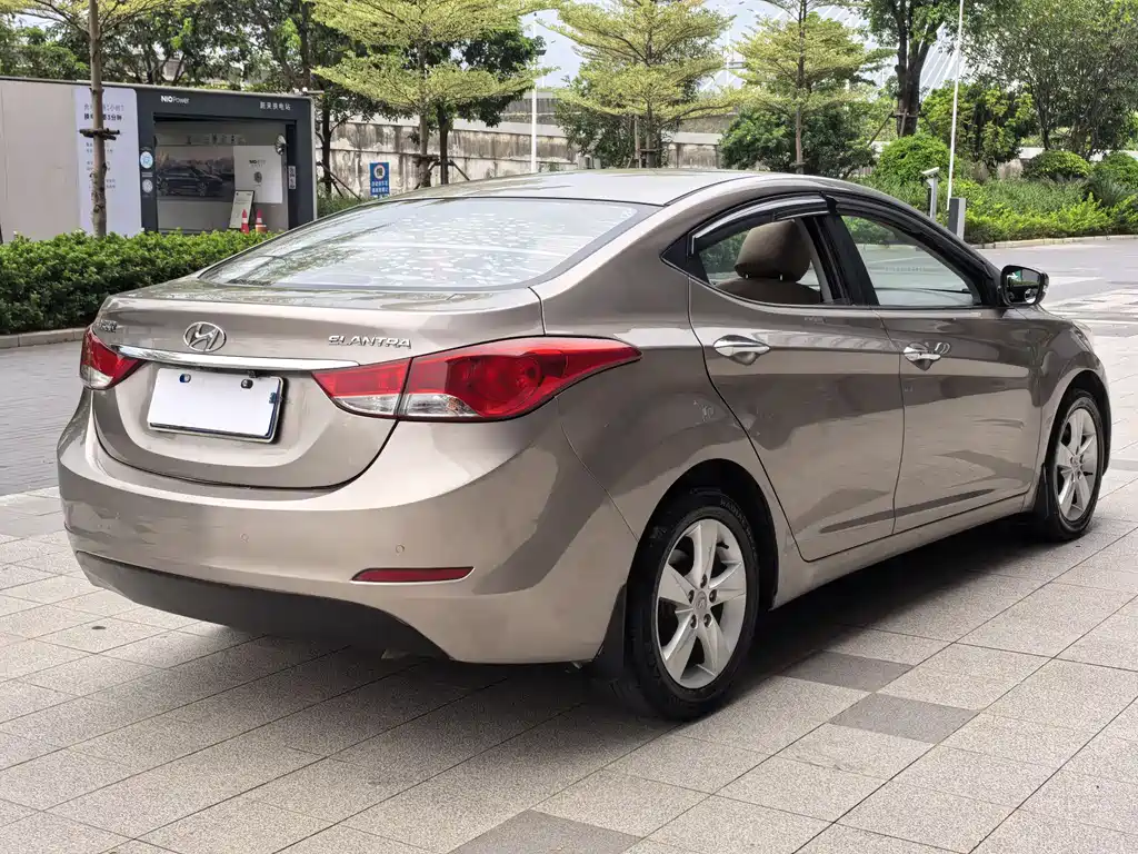 Hyundai Elantra Langdong 2014 — фото 4