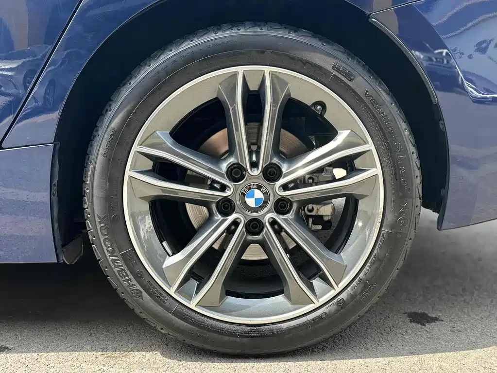 BMW 1 Series 2019 — фото 12