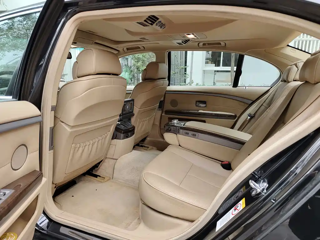 BMW 7 Series 2008 — фото 13