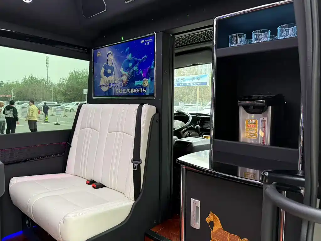 Toyota Coaster 2023 — фото 10