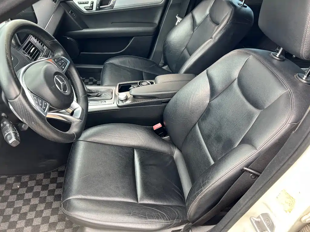 Mercedes-Benz C-Class 2010 — фото 12