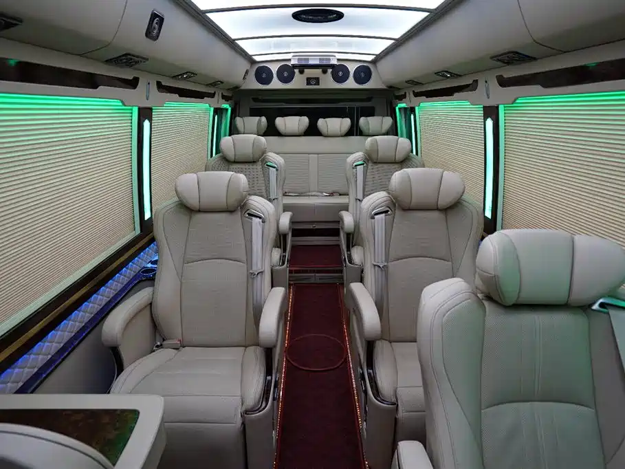 Toyota Coaster 2018 — фото 15