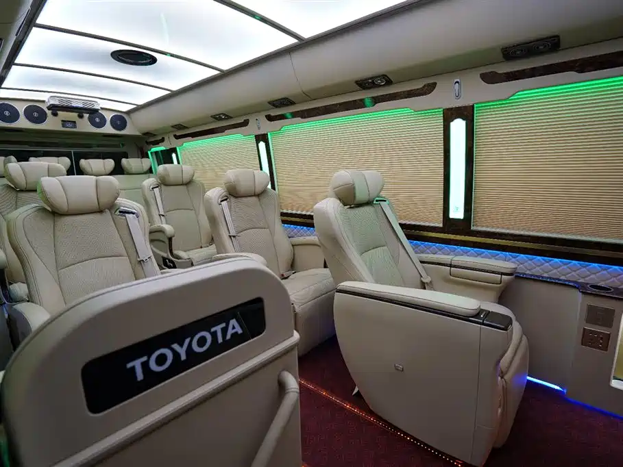Toyota Coaster 2018 — фото 11
