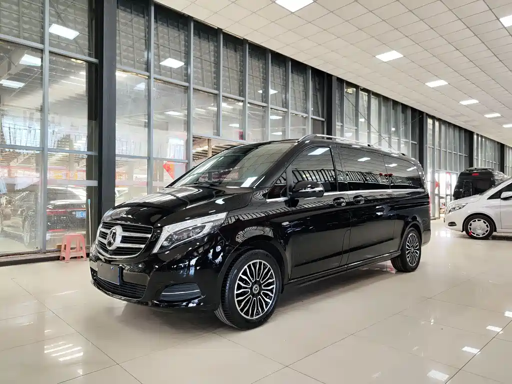Mercedes-Benz V-Class 2019 — фото 1