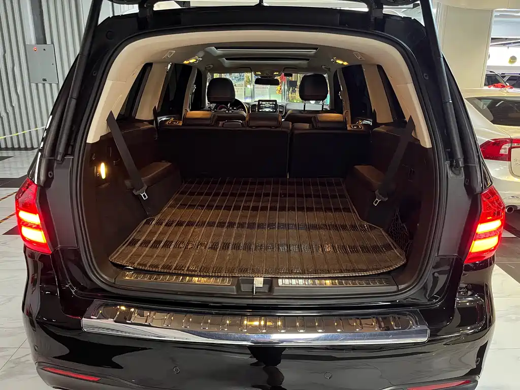 Mercedes-Benz GLS 2018 — фото 16