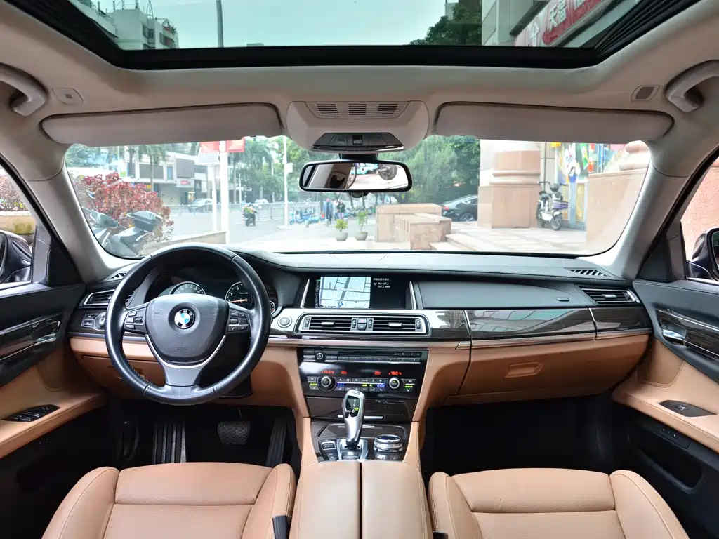 BMW 7 Series 2015 — фото 8