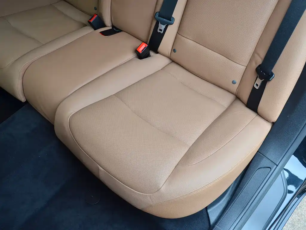 BMW 7 Series 2015 — фото 16