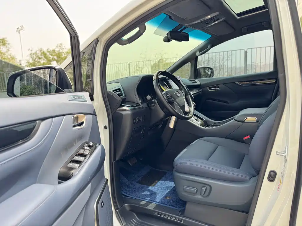 Toyota Alphard 2019 — фото 9