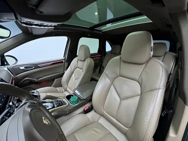 Porsche Cayenne 2011