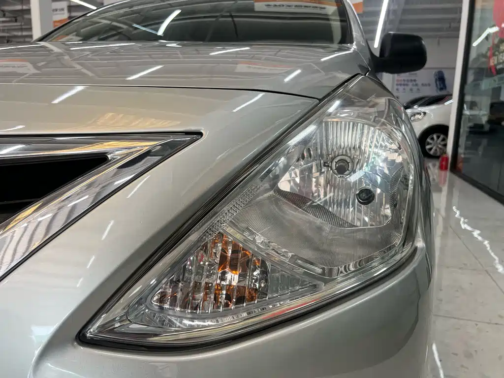 Nissan Sunny 2016 — фото 11