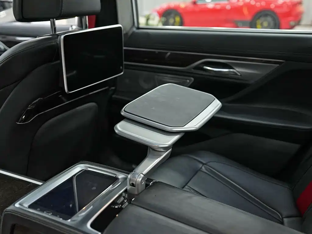 BMW 7 Series 2016 — фото 28