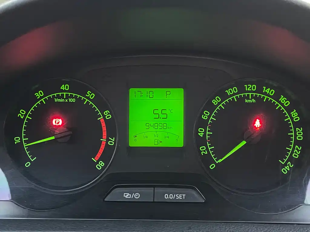 Skoda Rapid 2016 — фото 10