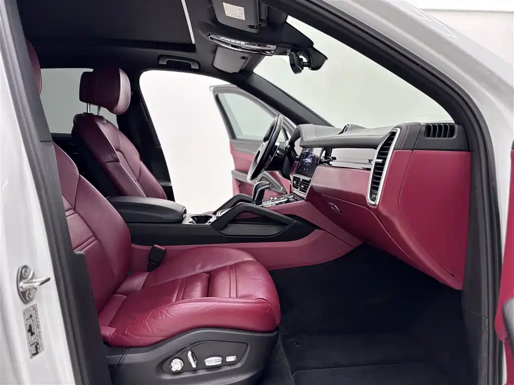 Porsche Cayenne 2018 — фото 25