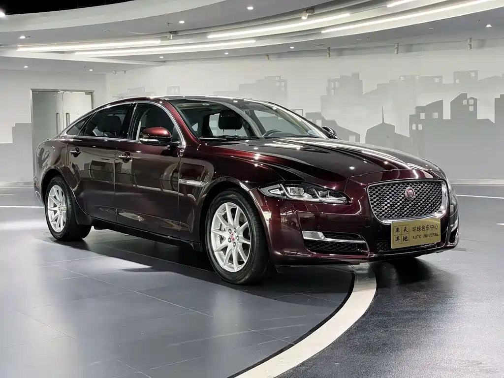 Jaguar XJ 2017 — фото 3