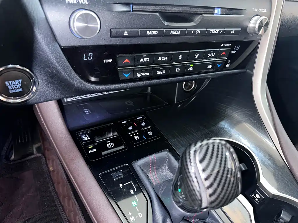 Lexus RX 2017 — фото 11