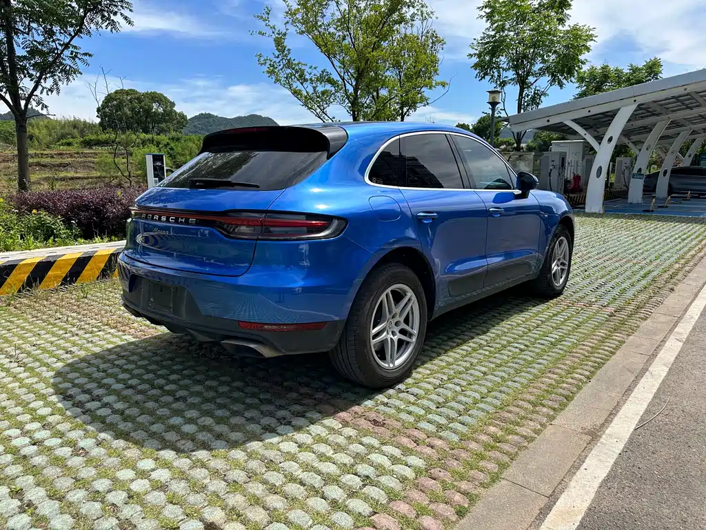 Porsche Macan 2019 — фото 16