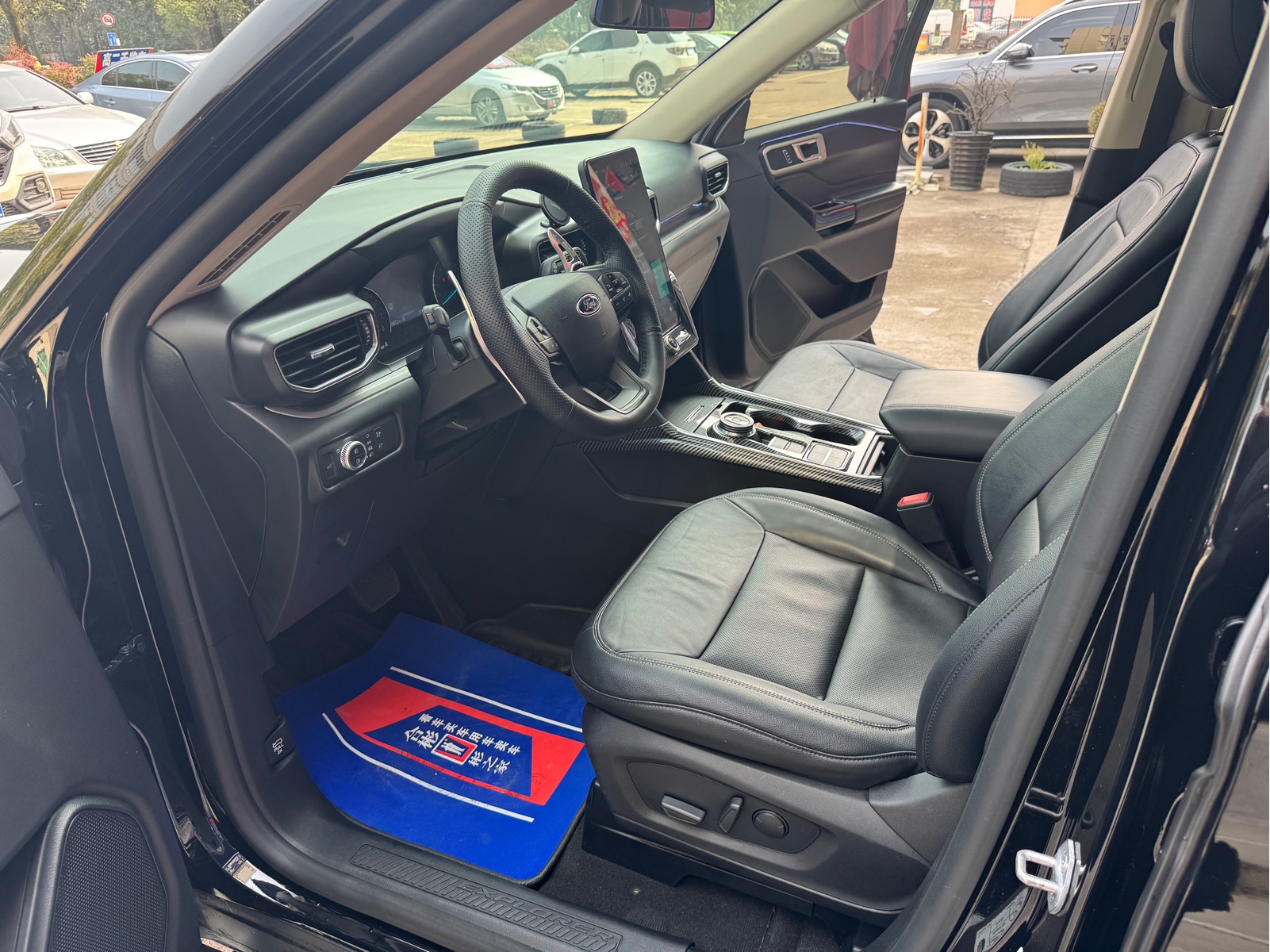 Ford Explorer 2020 — фото 10