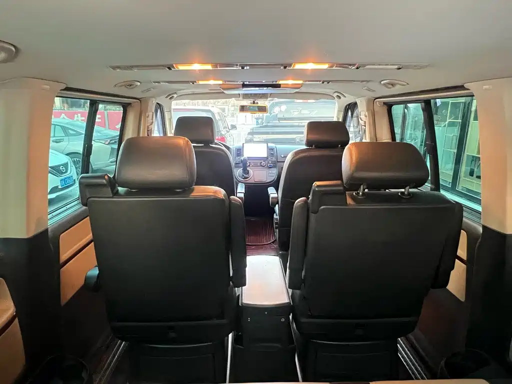 Volkswagen Multivan 2015 — фото 15