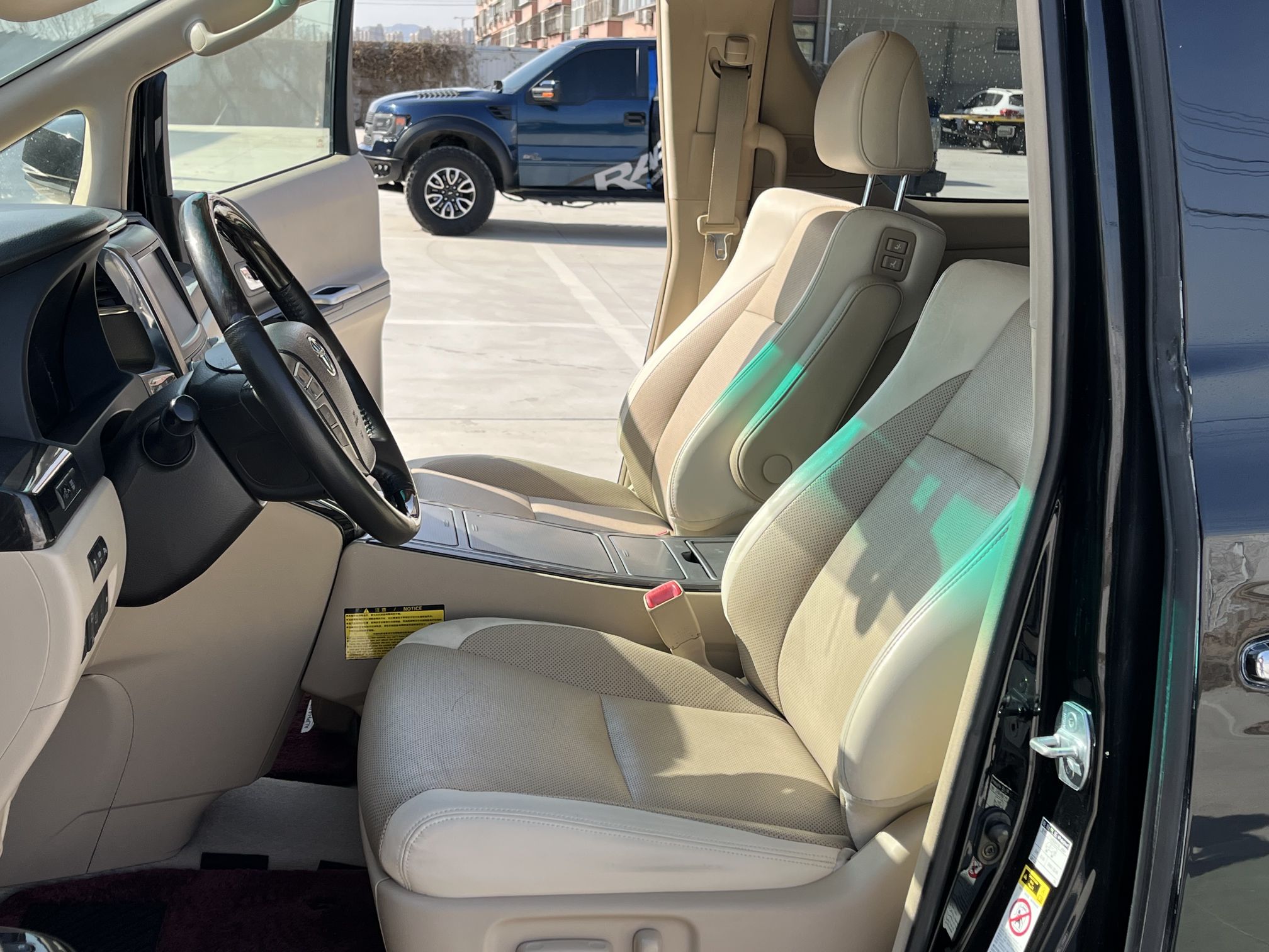 Toyota Alphard 2015 — фото 7
