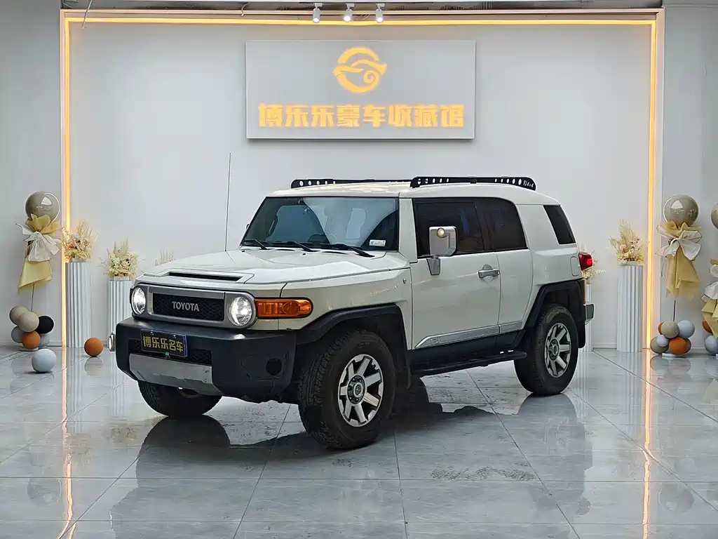 Toyota FJ Cruiser 2019 — фото 1