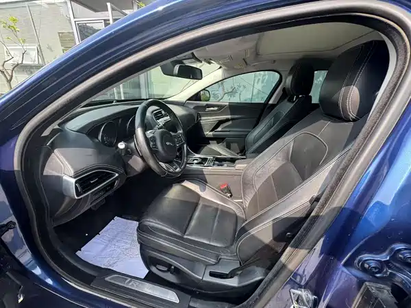 Jaguar XE 2015