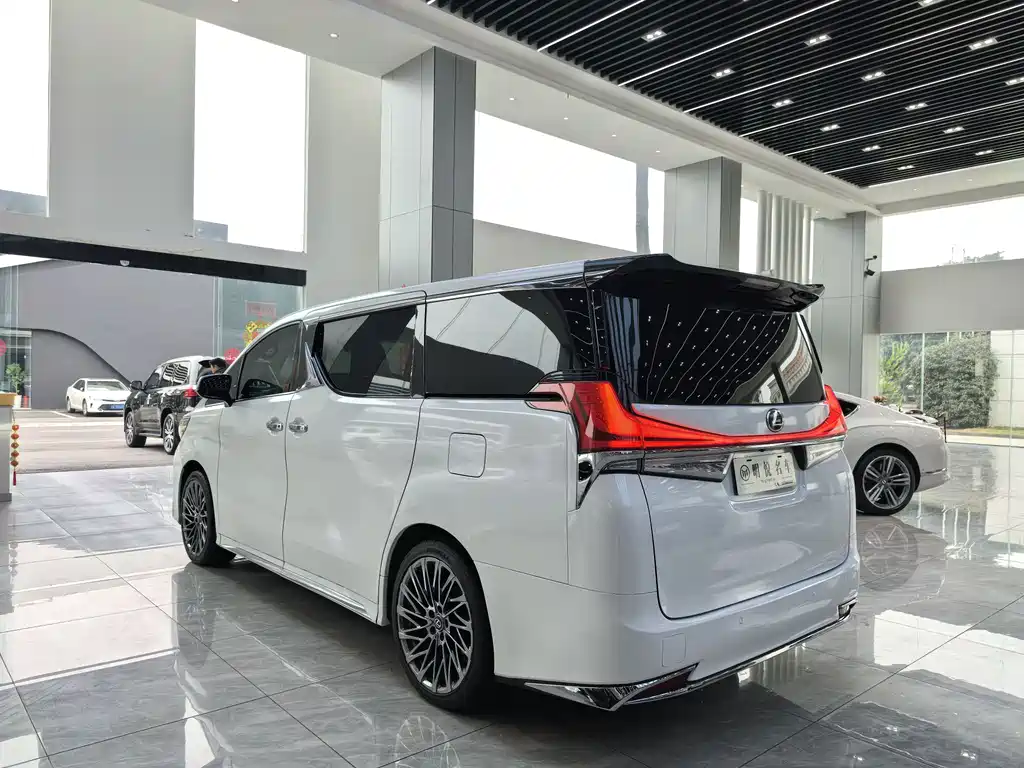 Toyota Vellfire 2020 — фото 14