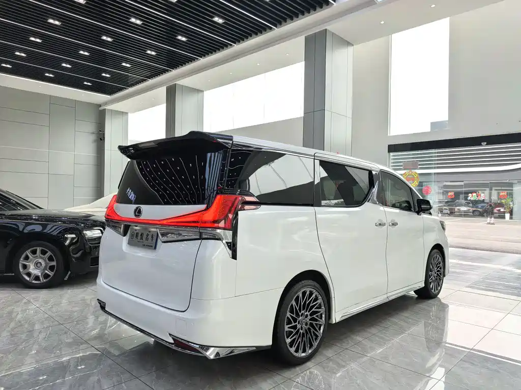 Toyota Vellfire 2020 — фото 16