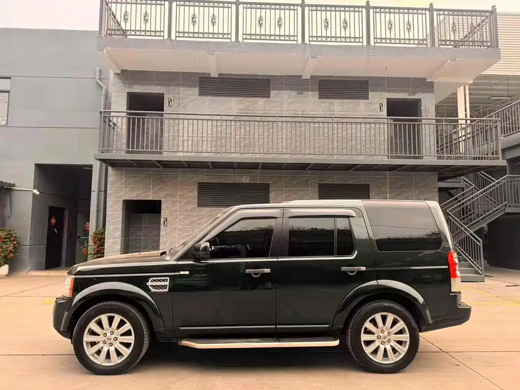 Land Rover Discovery 2012 — фото 9