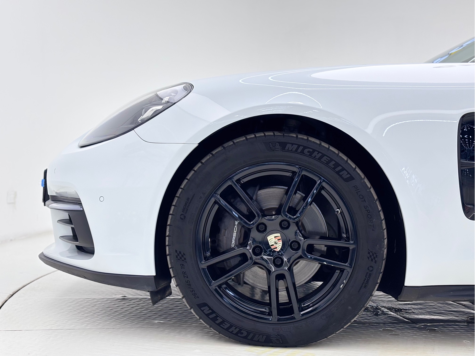 Porsche Panamera 2017 — фото 4
