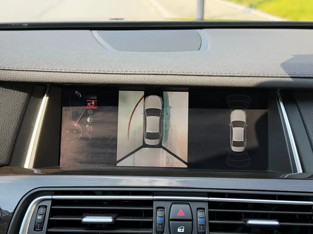 BMW 7 Series 2015 — фото 29