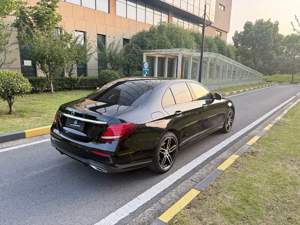 Mercedes-Benz E-Class 2018 — фото 5