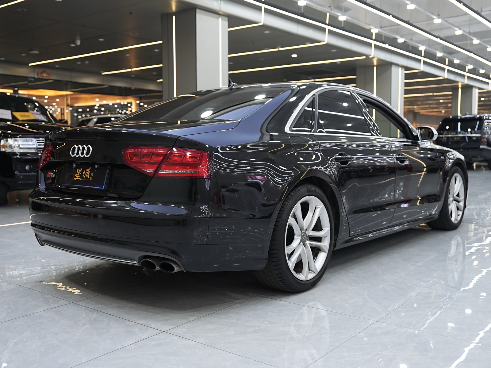 Audi S8 2015 — фото 3